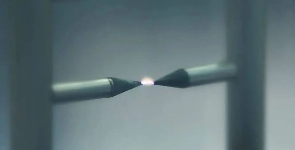 浪涌后備保護器需要設(shè)計滅弧室-熱熔